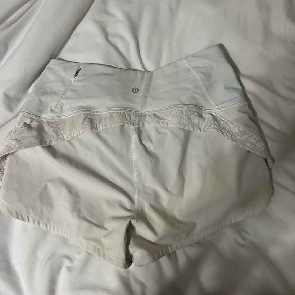Lululemon size 6 high rise white shorts